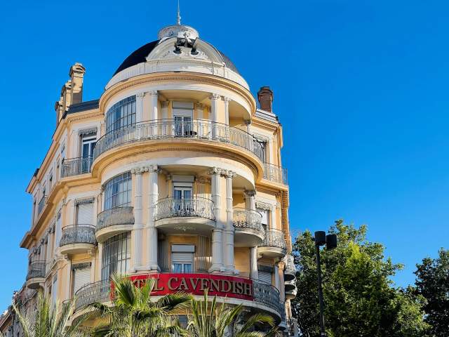 Facade of the l'hôtel Le Cavendish, Photos Hotel Cavendish and Photos from Cannes