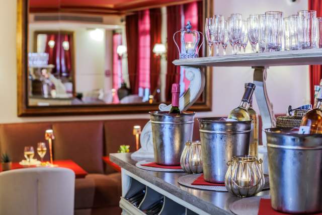 Lounge bar de l'hôtel Le Cavendish · Hotel 4 étoiles Cannes